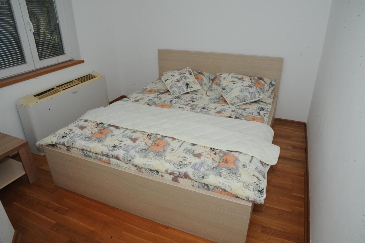 Vila Odmor Na Dunavu Beocin Exterior foto